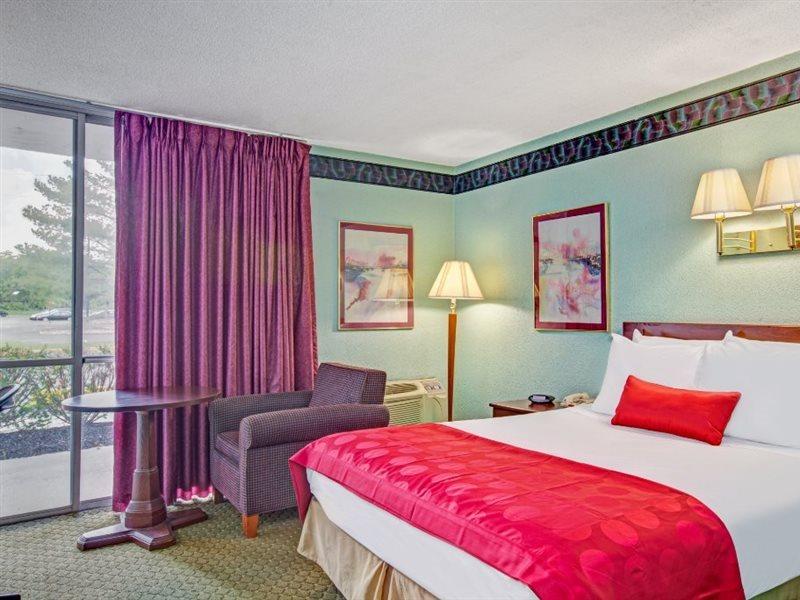 Hotel Ramada By Wyndham Parsippany Exterior foto