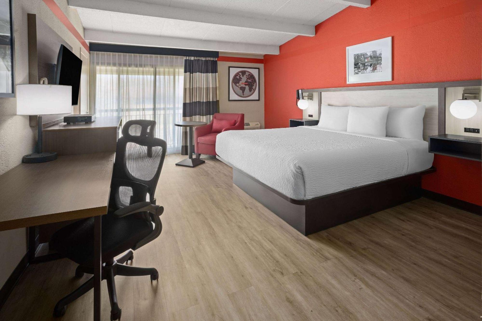 Hotel Ramada By Wyndham Parsippany Exterior foto